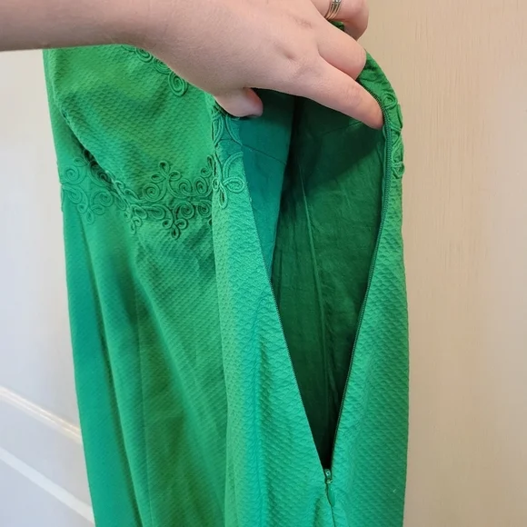 Boden Kelly Green Textured Embroidered Cotton Vneck Sheath Dress - Picture 3 of 7